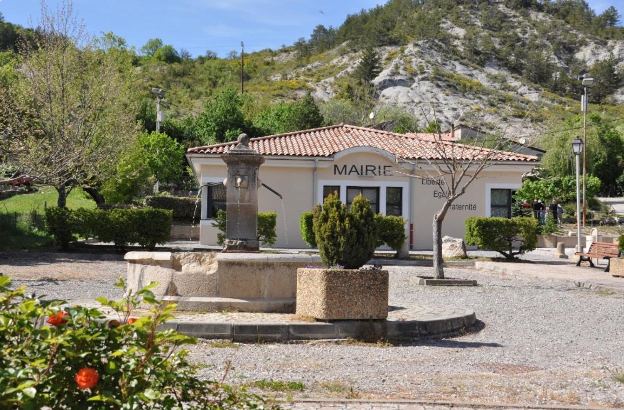 Hotel Auberge de la Méouge à Barret-sur-Meouge Extérieur photo